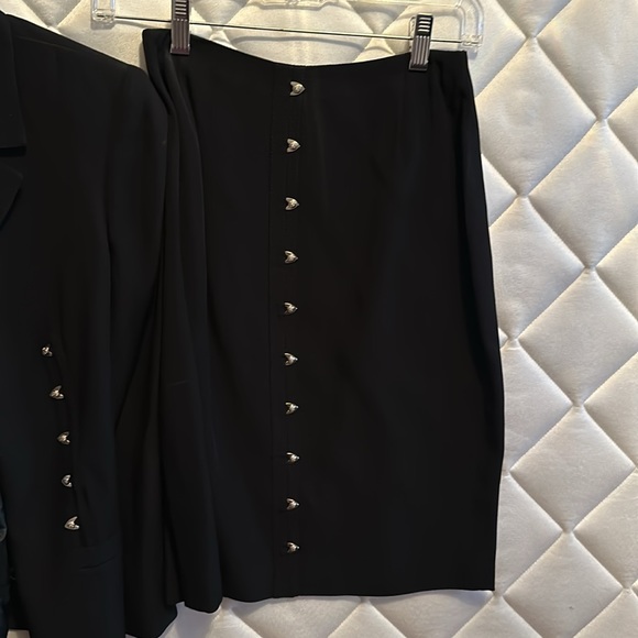 Versace couture collection. I will be taking this post down shortly. - Picture 5 of 9